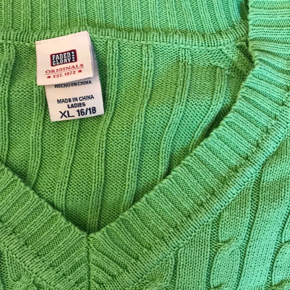 Green faded glory sweater - Picture 4 of 5